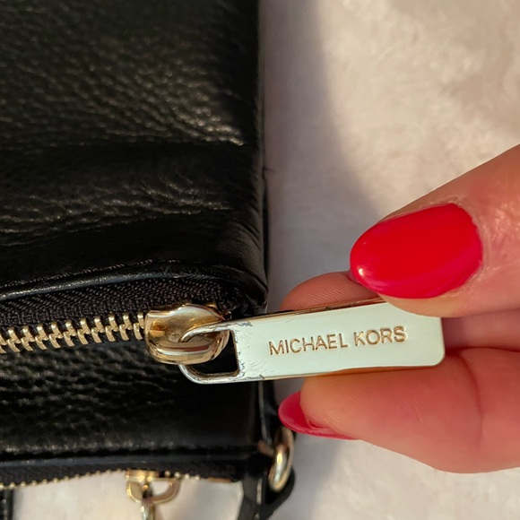 Michael Kors Black Crossbody Bag with Gold Logo - Picture 7 of 8